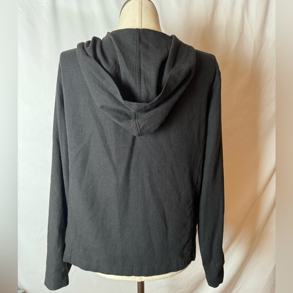 Black linen blend long sleeve shirt with hood and front pockets. Size XL - Picture 2 of 7